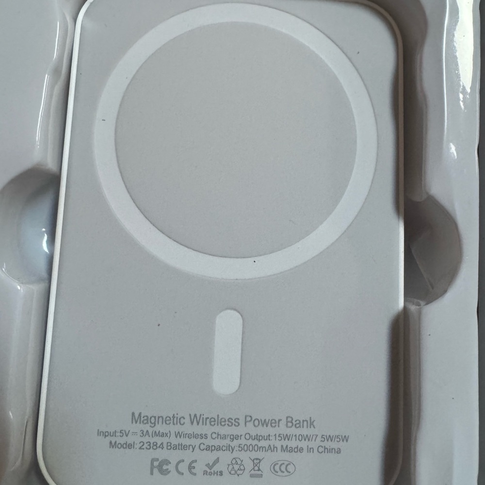 IPhone Accessories Gift Box - Picture 9 of 11